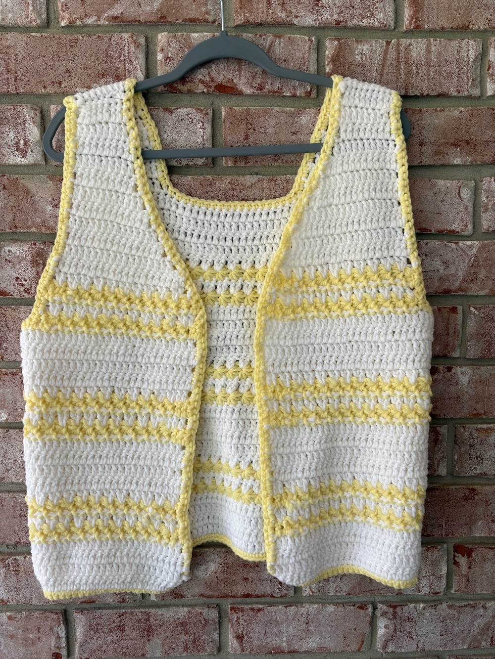 Vintage Cottagecore BOHO Yellow and White Hand Knit 70's Sweater Vest Size Small
